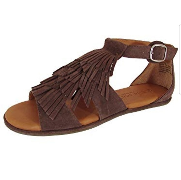 Kenneth Cole Shoes - 🍉 NWOT Kenneth Cole Gentle Souls Brown Sandals